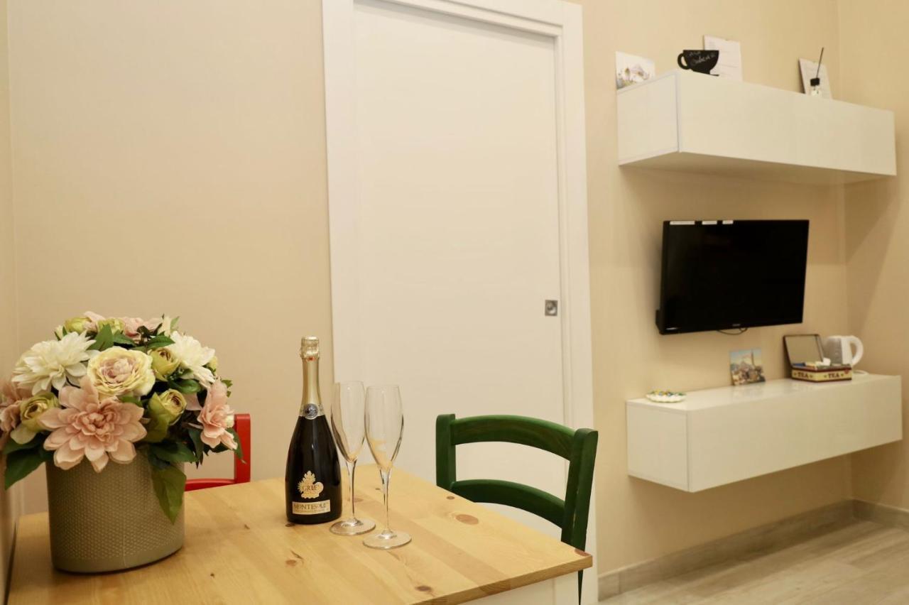 Bed and Breakfast Casa Cavaliere à Naples Extérieur photo
